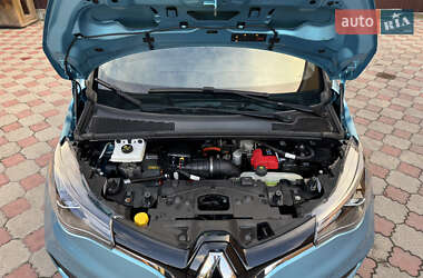 Хэтчбек Renault Zoe 2020 в 