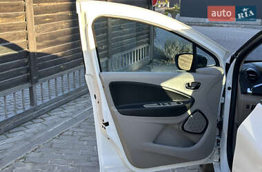 Хэтчбек Renault Zoe 2015 в 