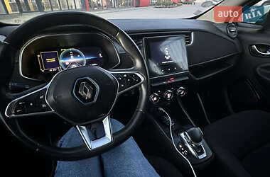 Хэтчбек Renault Zoe 2020 в 