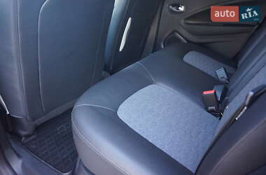 Хэтчбек Renault Zoe 2021 в 