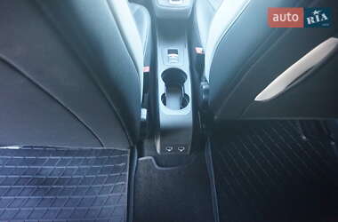 Хэтчбек Renault Zoe 2021 в 
