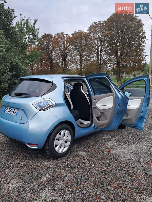 Хэтчбек Renault Zoe 2015 в Дубно