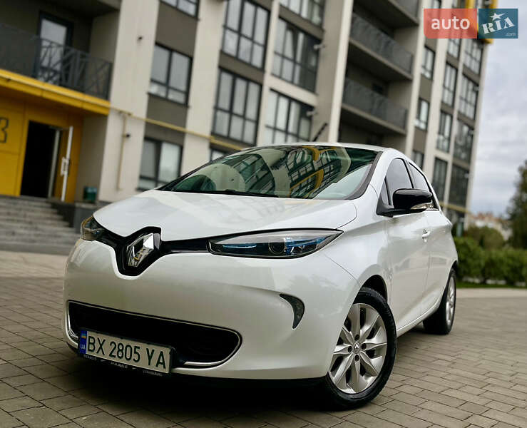 Хэтчбек Renault Zoe 2016 в 