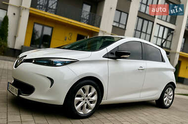 Хэтчбек Renault Zoe 2016 в 
