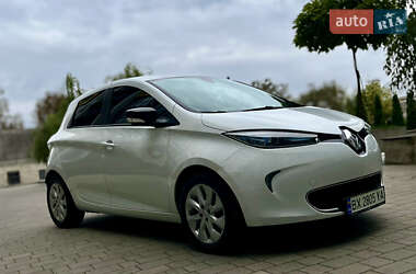 Хэтчбек Renault Zoe 2016 в 