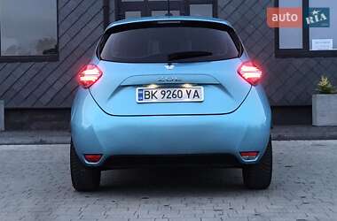 Хэтчбек Renault Zoe 2020 в 