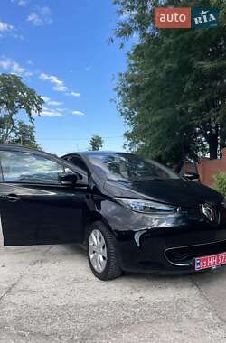 Хэтчбек Renault Zoe 2016 в 