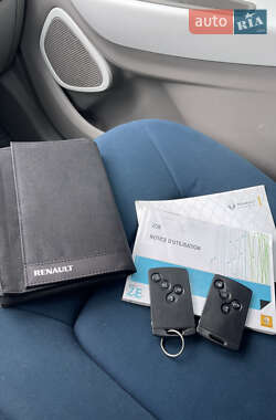 Хэтчбек Renault Zoe 2013 в 