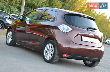 Хэтчбек Renault Zoe 2015 в 
