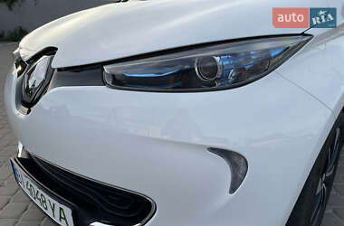 Хэтчбек Renault Zoe 2019 в 