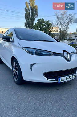 Хэтчбек Renault Zoe 2017 в 