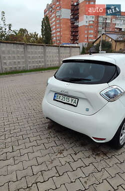 Хэтчбек Renault Zoe 2015 в 