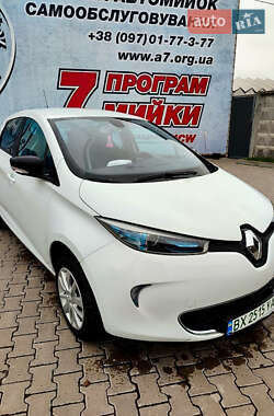 Хэтчбек Renault Zoe 2015 в 
