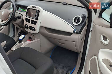 Хэтчбек Renault Zoe 2015 в 