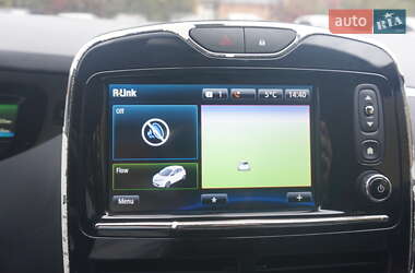 Хэтчбек Renault Zoe 2015 в 