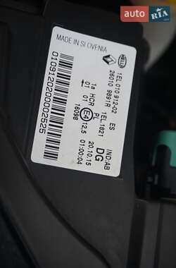 Хэтчбек Renault Zoe 2015 в 