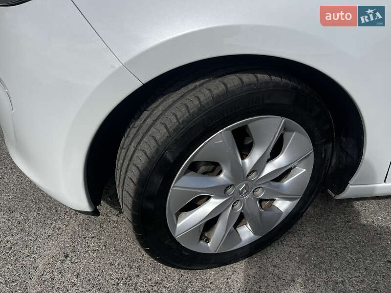 Хэтчбек Renault Zoe 2014 в Чернигове