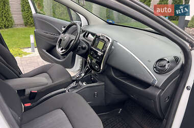 Хэтчбек Renault Zoe 2017 в 