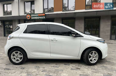 Хэтчбек Renault Zoe 2019 в 