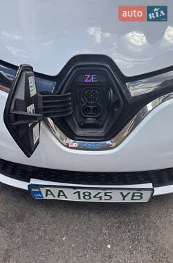 Хэтчбек Renault Zoe 2019 в 