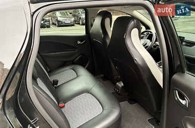 Хэтчбек Renault Zoe 2021 в 
