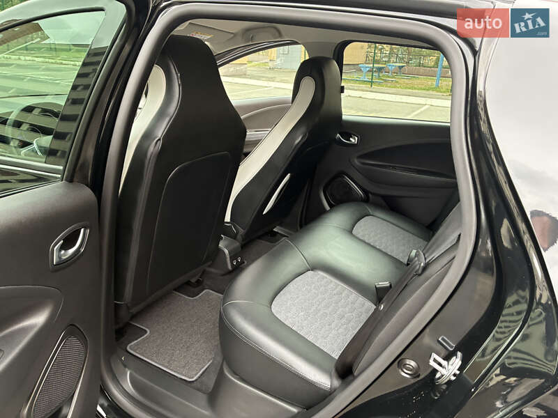 Хэтчбек Renault Zoe 2021 в Киеве