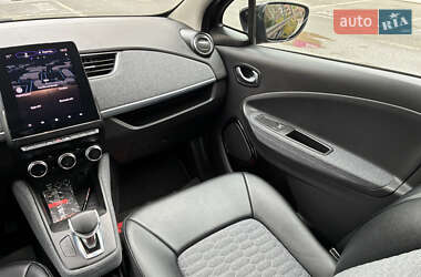 Хэтчбек Renault Zoe 2021 в 