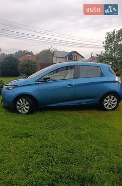 Хэтчбек Renault Zoe 2017 в 