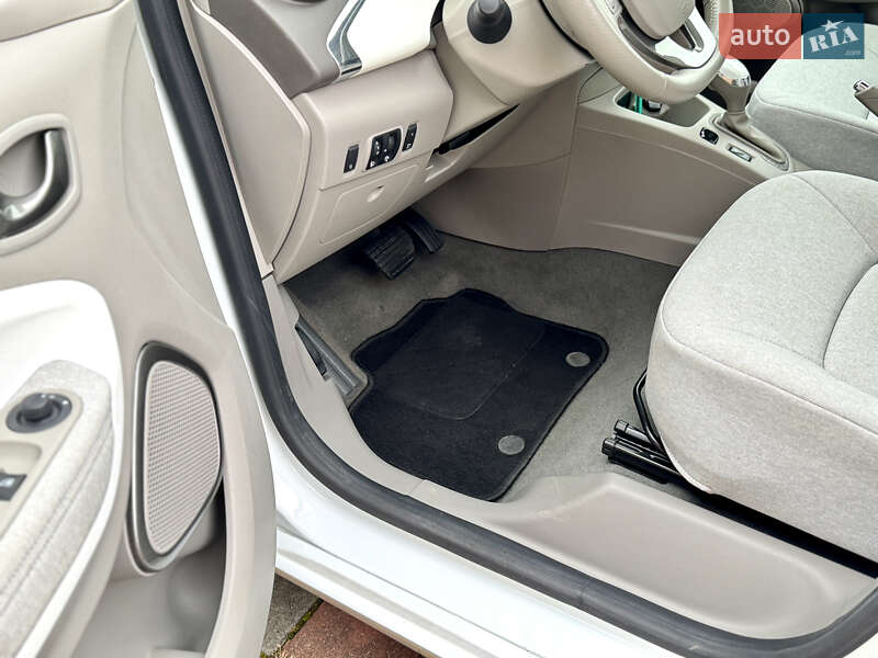 Хэтчбек Renault Zoe 2019 в Самборе