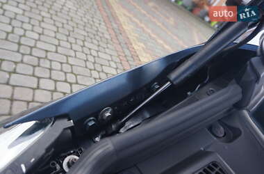 Хэтчбек Renault Zoe 2019 в 