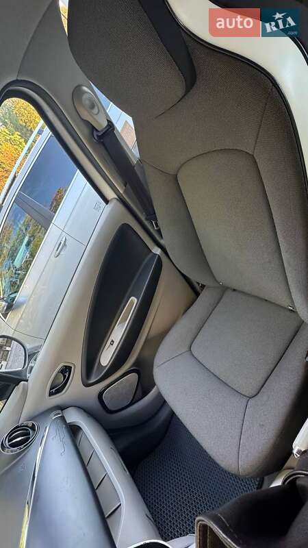 Хэтчбек Renault Zoe 2016 в Львове