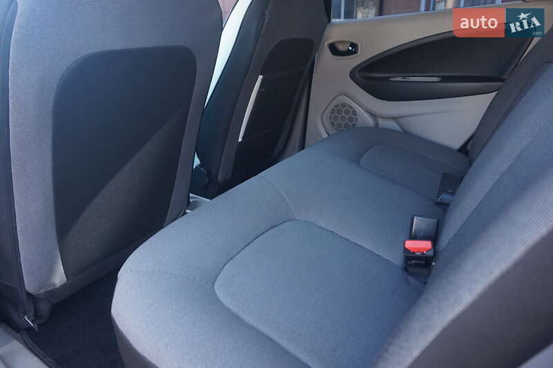 Хэтчбек Renault Zoe 2015 в Самборе