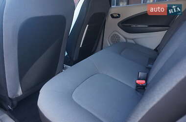 Хэтчбек Renault Zoe 2015 в 
