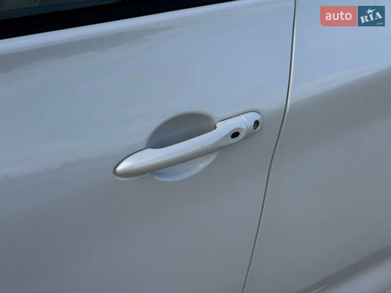 Хетчбек Renault Zoe 2014 в Івано-Франківську