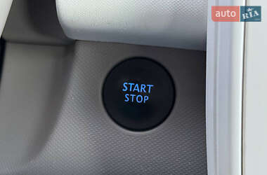 Хэтчбек Renault Zoe 2019 в 