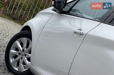 Хэтчбек Renault Zoe 2013 в 