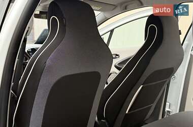 Хэтчбек Renault Zoe 2013 в 