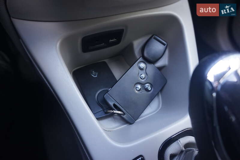 Хэтчбек Renault Zoe 2014 в Самборе