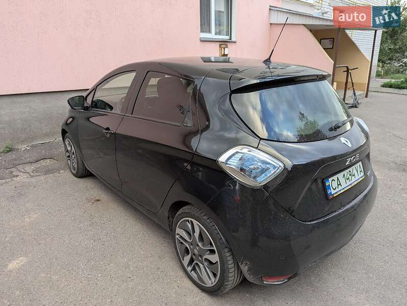 Хэтчбек Renault Zoe 2018 в 