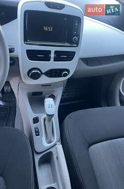 Хэтчбек Renault Zoe 2018 в 