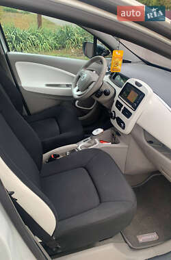 Хэтчбек Renault Zoe 2015 в 