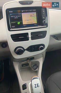 Хэтчбек Renault Zoe 2015 в 