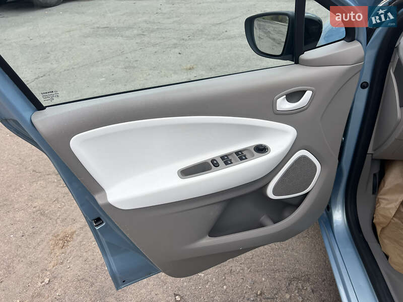 Хэтчбек Renault Zoe 2015 в Тернополе