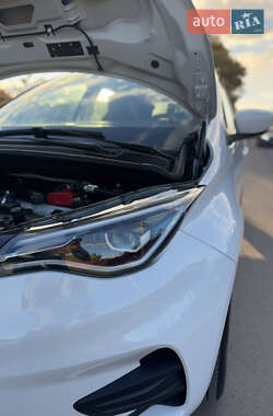 Хэтчбек Renault Zoe 2020 в 