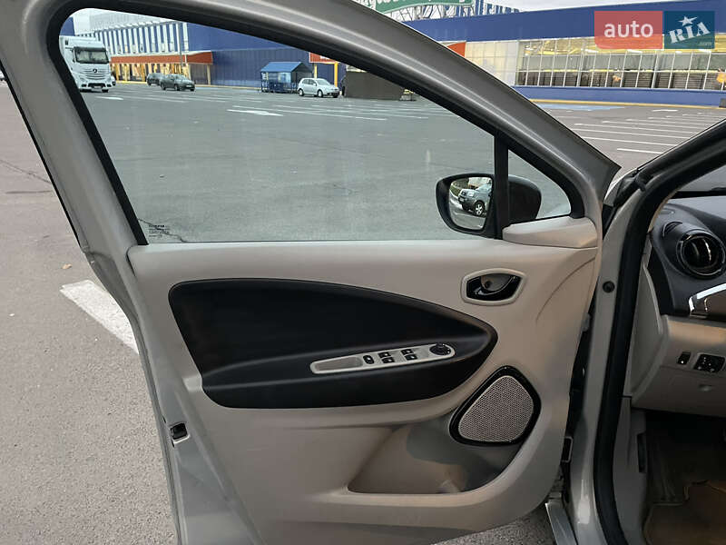 Хэтчбек Renault Zoe 2015 в Луцке