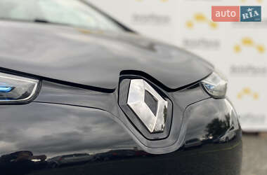 Хэтчбек Renault Zoe 2016 в 