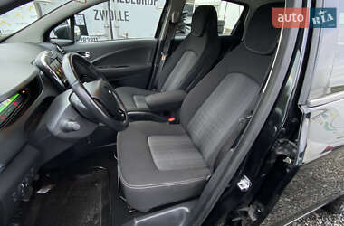Хэтчбек Renault Zoe 2016 в 