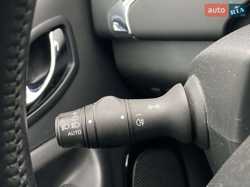 Хетчбек Renault Zoe 2016 в Луцьку фото 64 Хетчбек Renault Zoe 2016 в Луцьку