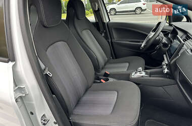 Хэтчбек Renault Zoe 2021 в 