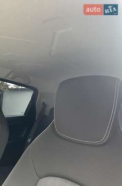 Хэтчбек Renault Zoe 2018 в 